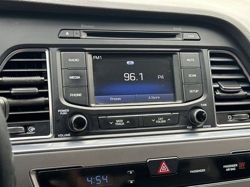 Used 2015 Hyundai Sonata Sport w/ Option Group 03 FWD image 16