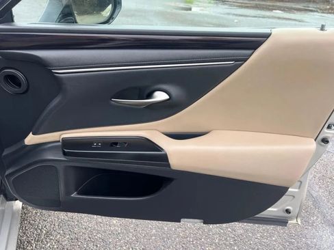 Used 2020 Lexus ES 350 w/ Premium Package FWD image 17