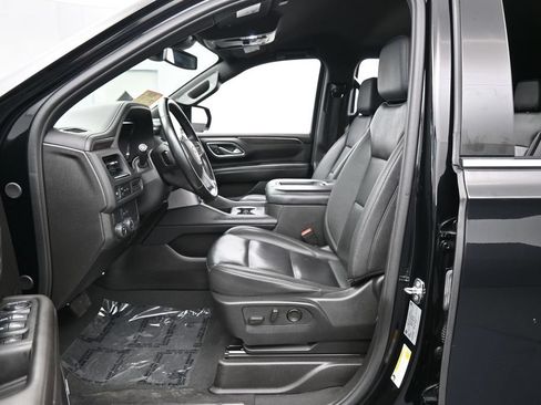 Used 2024 Chevrolet Suburban LT RWD image 11