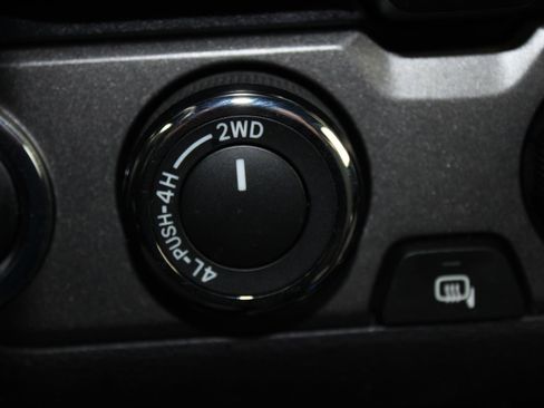 Used 2019 Toyota Tacoma image 24