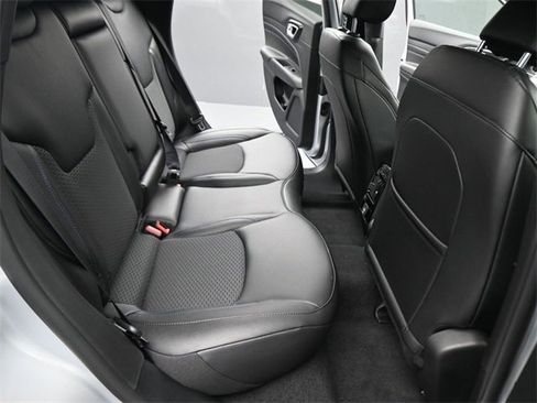 New 2026 Jeep Compass Latitude image 37