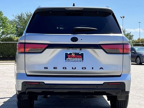Used 2024 Toyota Sequoia Platinum AWD/4WD image 5
