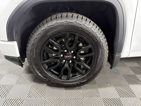 Used 2024 GMC Sierra 1500 Elevation w/ X31 Off-Road Package AWD/4WD image 11