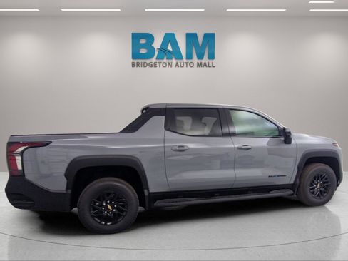New 2026 Chevrolet Silverado EV LT image 7