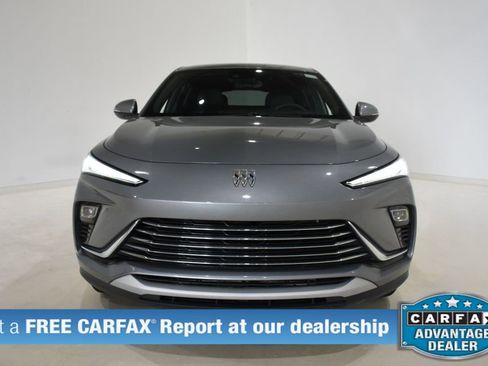 Used 2025 Buick Envista Sport Touring image 2