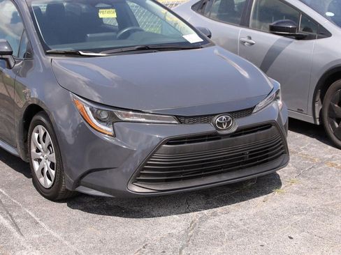 Used 2025 Toyota Corolla LE FWD image 2