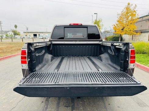 Used 2014 Nissan Titan SL w/ SL Moonroof Package image 15