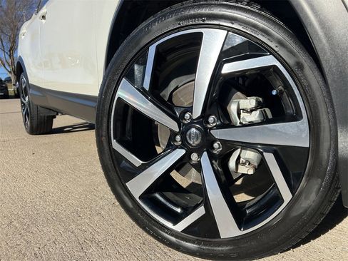 Certified 2022 Nissan Rogue Sport SL image 9