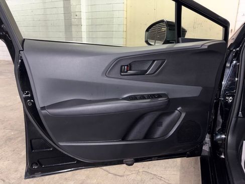 Used 2025 Toyota Prius LE image 17