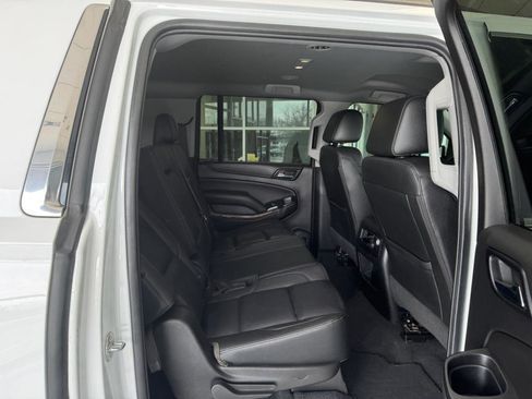 Used 2020 Chevrolet Suburban LT image 33