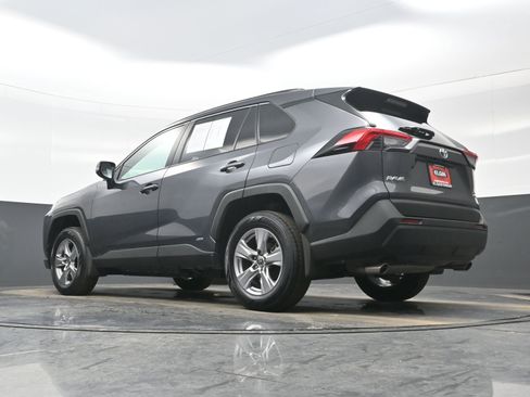 Used 2022 Toyota RAV4 XLE w/ Convenience Package image 32