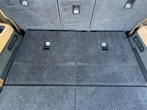 Used 2023 Land Rover Range Rover Long Wheelbase SE image 16