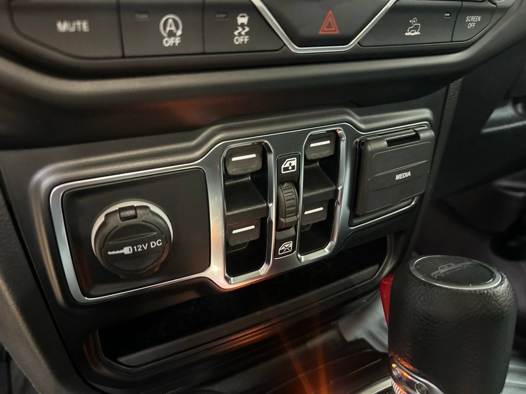 Used 2021 Jeep Gladiator Sport AWD/4WD image 25