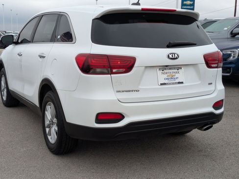 Used 2019 Kia Sorento L image 5