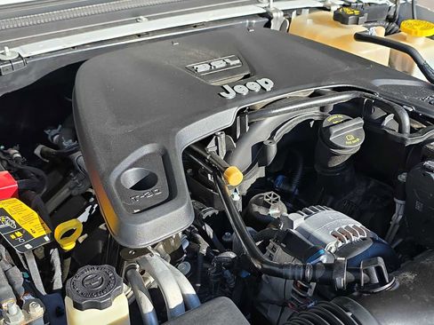 Certified 2021 Jeep Gladiator Mojave image 13