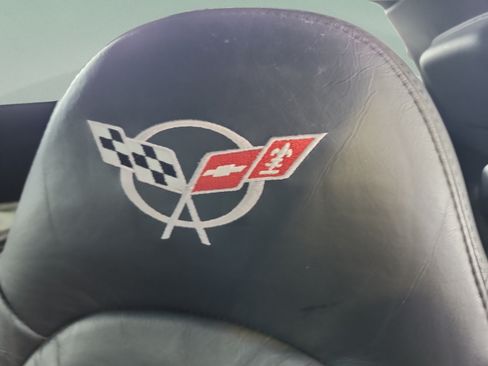Used 2004 Chevrolet Corvette Z06 w/ Z06 Preferred Equipment Group RWD image 13