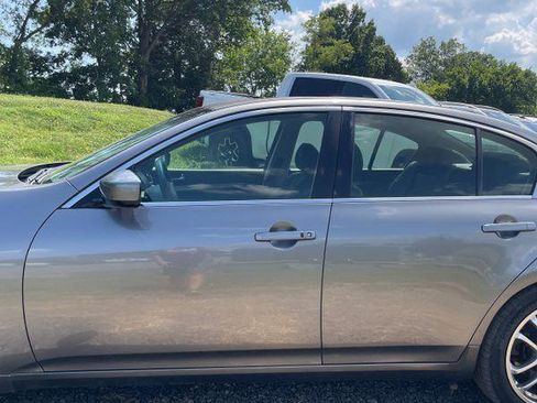 Used 2013 INFINITI G37 Journey w/ Premium Pkg image 3