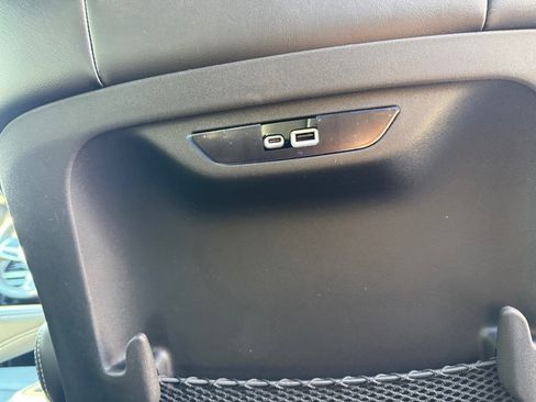 Used 2025 Chrysler Pacifica Select image 23