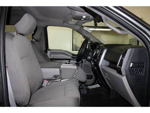 Used 2015 Ford F150 XLT image 20