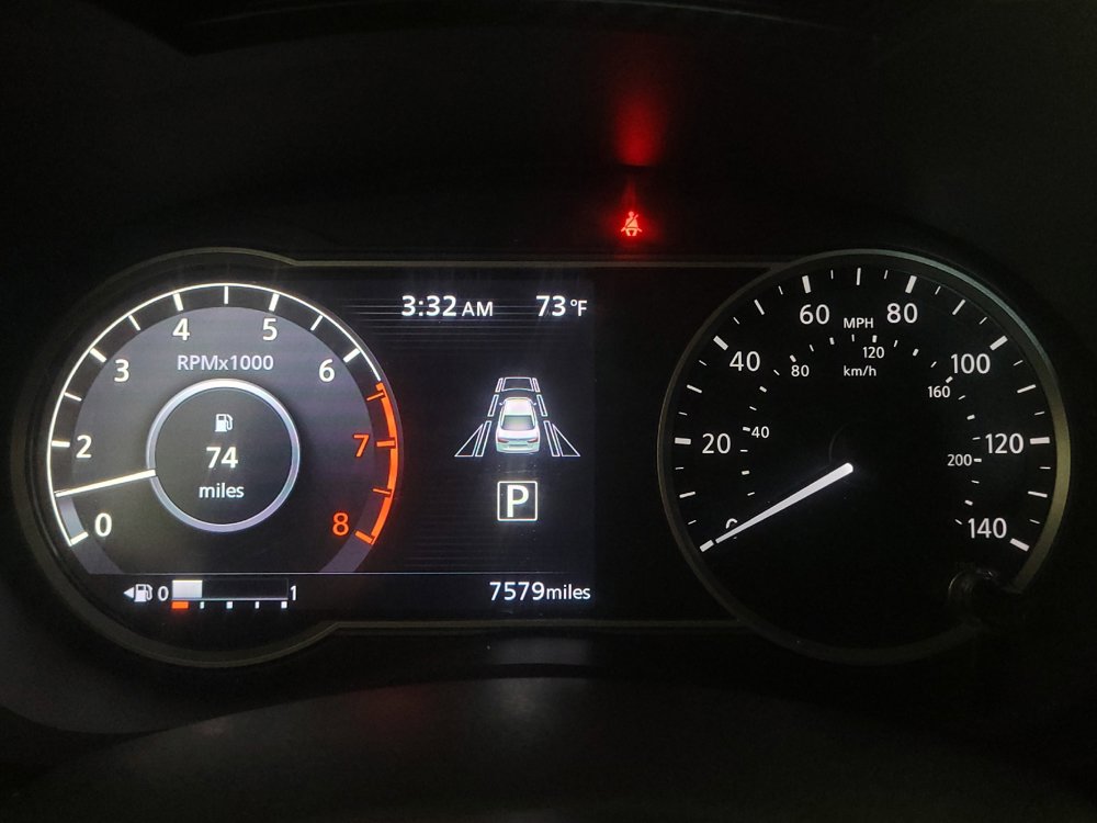 Used 2020 Nissan Versa SV w/ Trunk Package FWD image 23