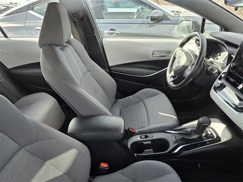 Used 2024 Toyota Corolla SE image 2