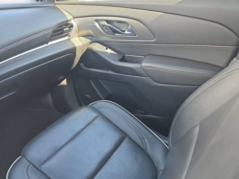 Used 2022 Chevrolet Traverse Premier AWD/4WD image 28