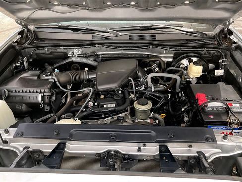 Used 2018 Toyota Tacoma SR w/ SR Convenience Package RWD image 32