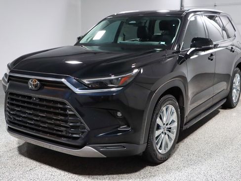 Used 2024 Toyota Grand Highlander AWD image 36