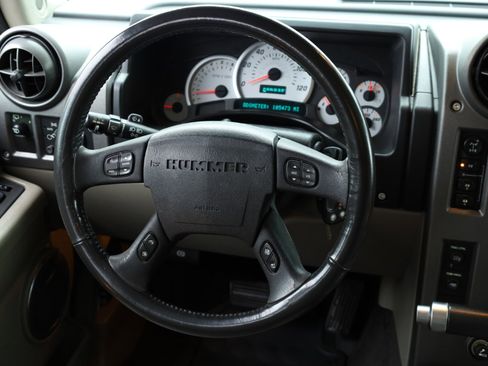 Used 2003 HUMMER H2 w/ Preferred Equipment Group image 6