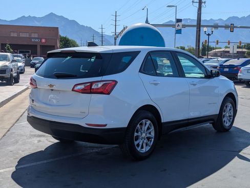 Used 2021 Chevrolet Equinox LS AWD/4WD image 4