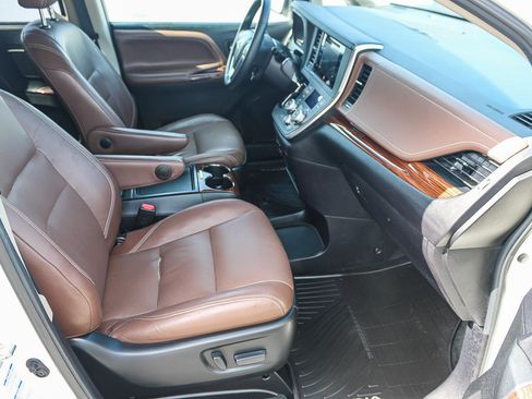 Used 2015 Toyota Sienna Limited Premium AWD/4WD image 17