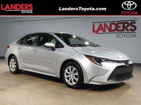 Used 2022 Toyota Corolla LE w/ Body Protection Package (TMS) FWD image 1
