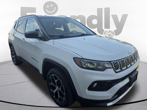 Used 2024 Jeep Compass Limited w/ Sun and Sound Group AWD/4WD image 3