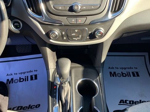 Used 2024 Chevrolet Equinox LS w/ LS Convenience Package image 34