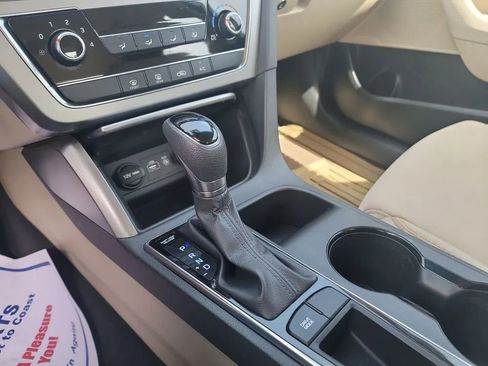 Used 2016 Hyundai Sonata SE FWD image 16