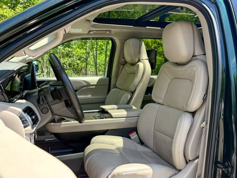 Used 2021 Lincoln Navigator Reserve AWD/4WD image 17