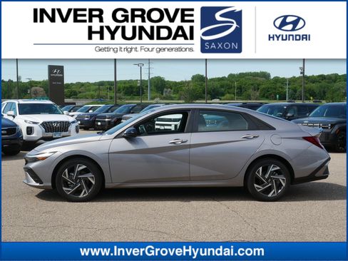 Certified 2025 Hyundai Elantra Sport FWD image 1