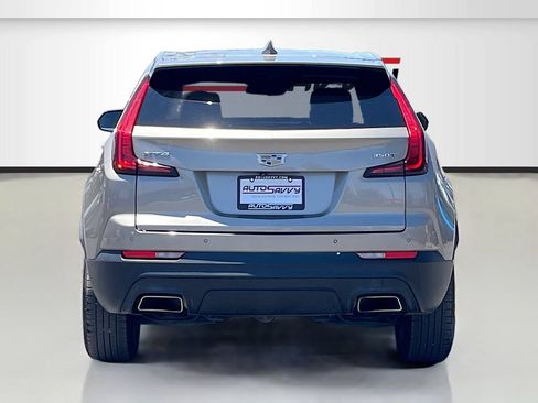 Used 2022 Cadillac XT4 Luxury w/ Cold Weather Package FWD image 6