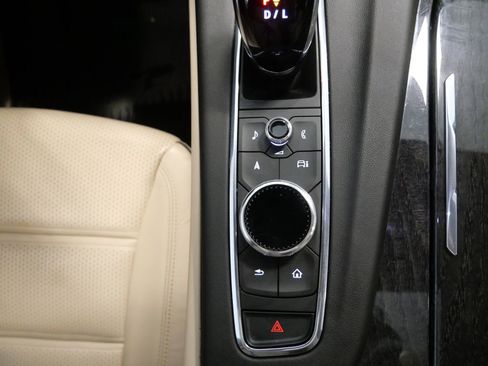 Used 2023 Cadillac Escalade Premium Luxury AWD/4WD image 37