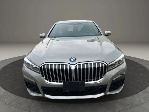 Used 2021 BMW 750i xDrive w/ Executive Package AWD/4WD image 2