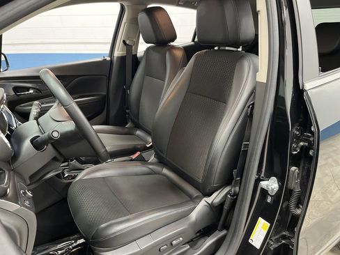 Used 2019 Buick Encore Preferred w/ Safety Package image 4