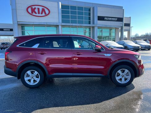 Used 2023 Kia Sorento LX image 30