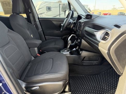Used 2019 Jeep Renegade Latitude image 9