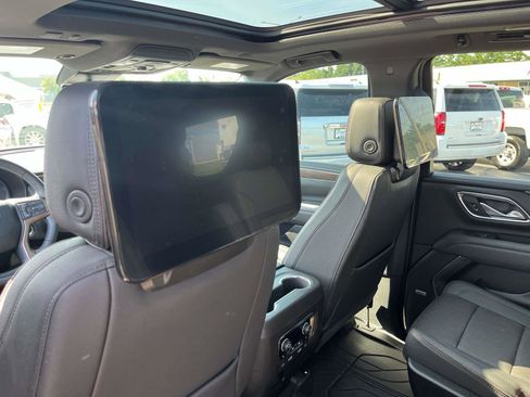 Used 2024 Chevrolet Tahoe High Country image 12