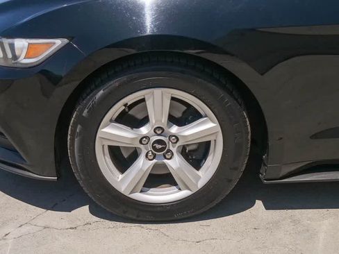 Used 2016 Ford Mustang Coupe RWD image 5