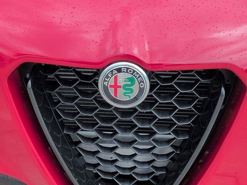 Used 2023 Alfa Romeo Stelvio Sprint RWD image 5