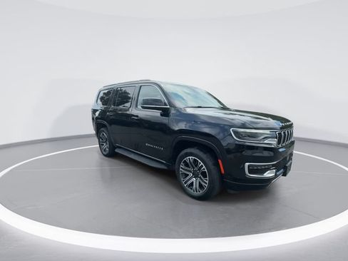 Used 2024 Jeep Wagoneer Series II w/ Flexible Seating Group AWD/4WD image 2