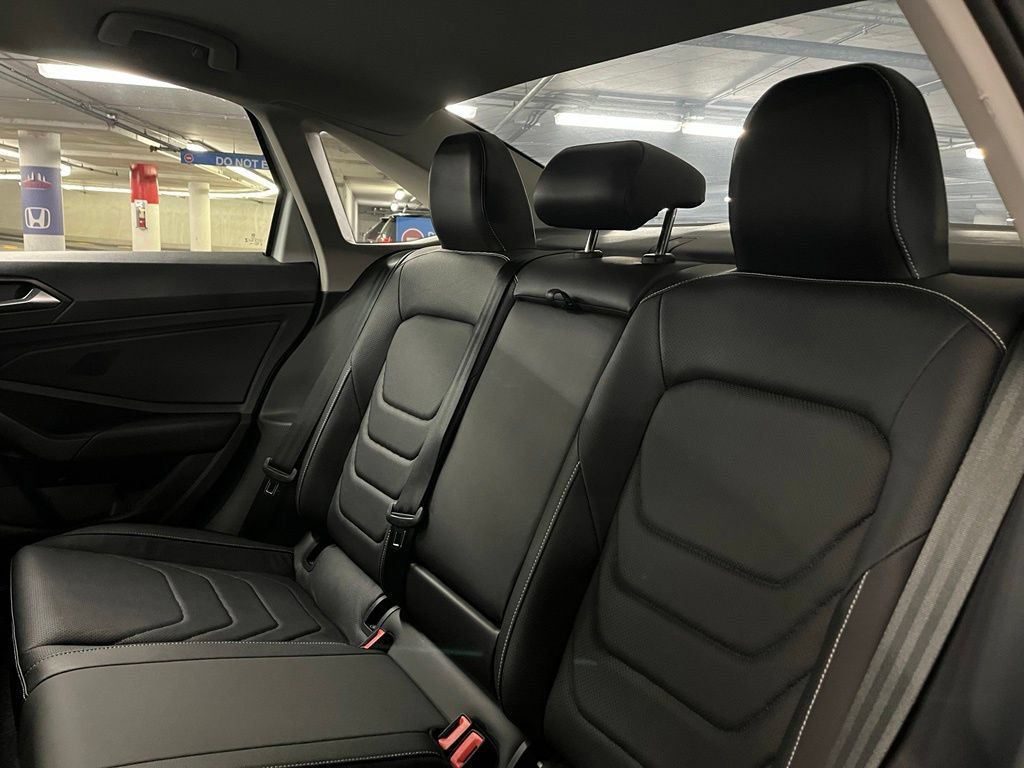 Used 2023 Volkswagen Jetta SEL FWD image 22