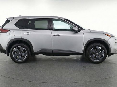 Used 2025 Nissan Rogue SV AWD/4WD image 11