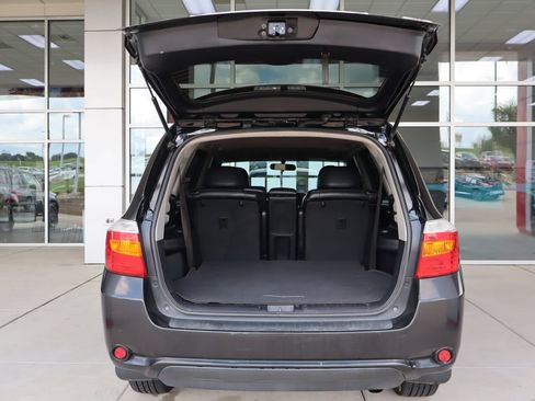 Used 2010 Toyota Highlander SE AWD/4WD image 8
